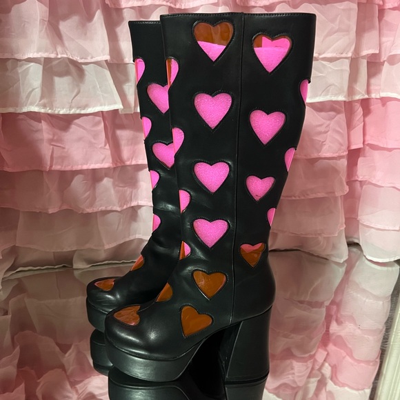 Black Retro Romance Go-Go Boots 🖤 - Picture 5 of 10